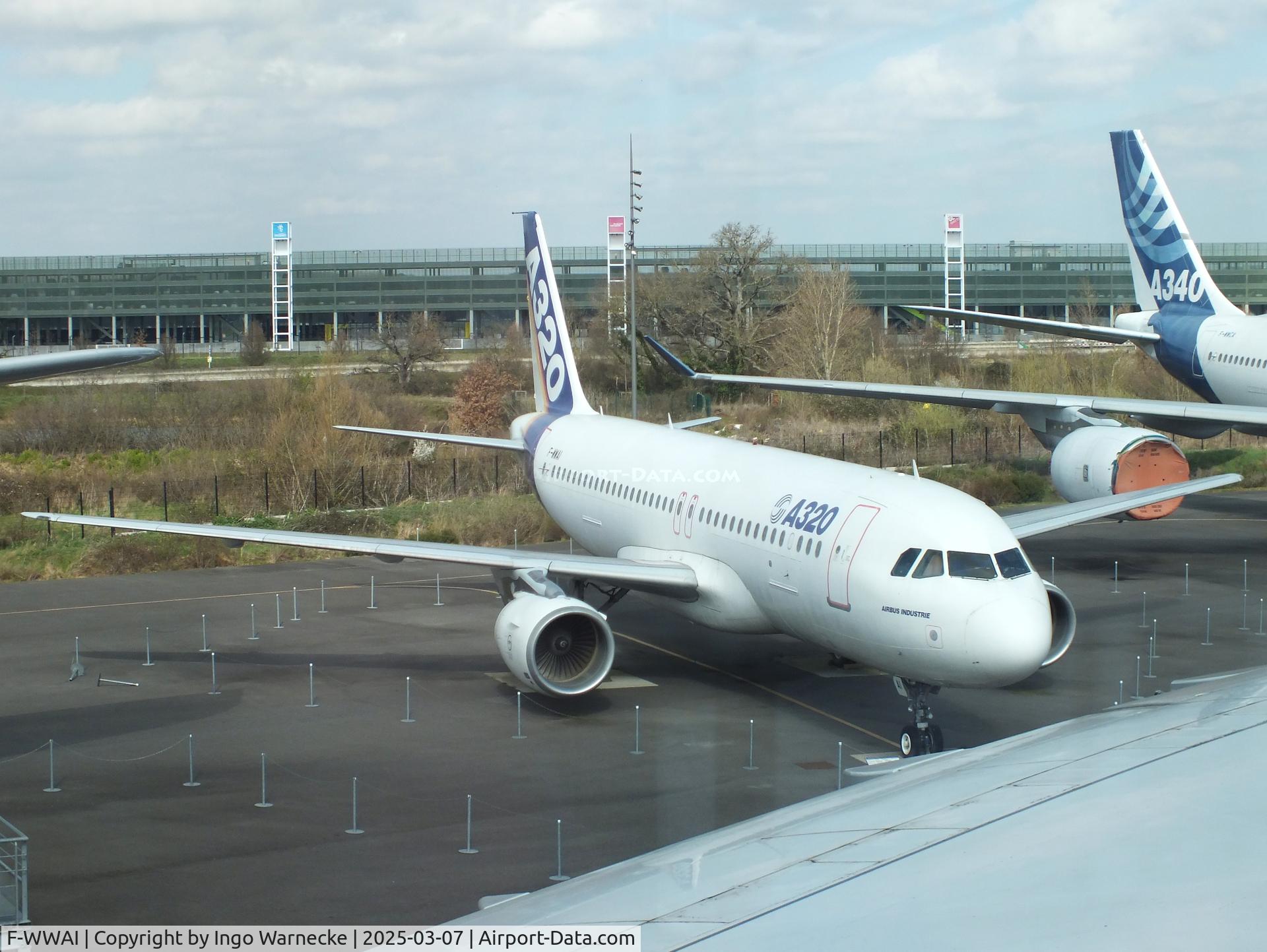 F-WWAI, 1987 Airbus A320-211 C/N 001, Airbus A320-211 (first prototype A320-111, later converted to -211) at the Aeroscopia, Blagnac (Toulouse)