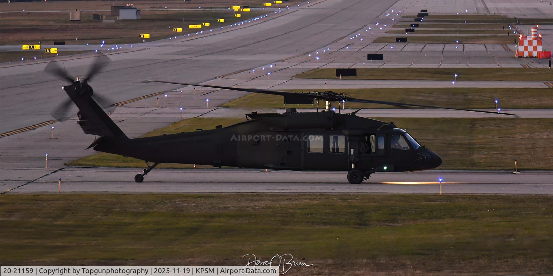 20-21159, 2021 Sikorsky UH-60M Black Hawk C/N 21159, Taxiing to Port City Air FBO