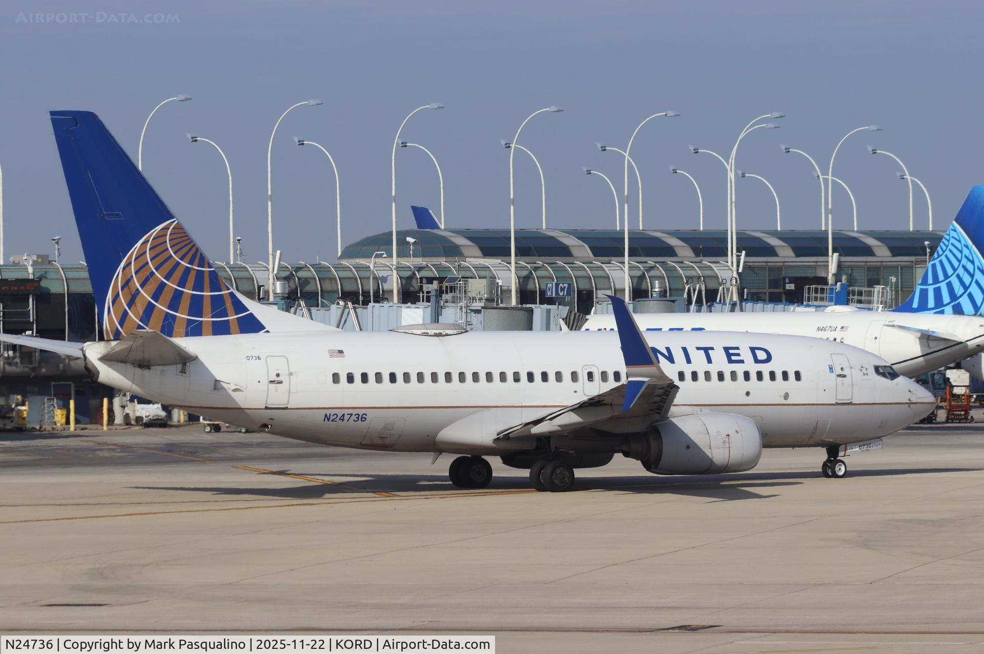 N24736, 1999 Boeing 737-724 C/N 28803, Boeing 737-724