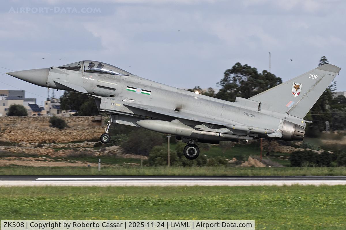 ZK308, 2009 Eurofighter EF-2000 Typhoon FGR4 C/N BS059, Runway 31