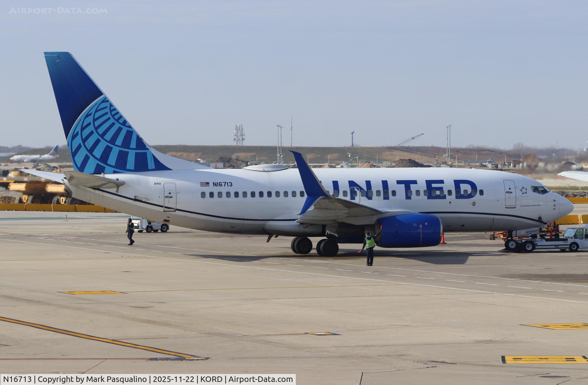 N16713, 1998 Boeing 737-724 C/N 28784, Boeing 737-724