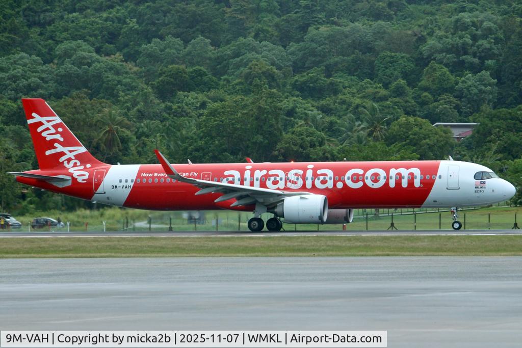 9M-VAH, 2025 Airbus A321-251NX C/N 12154, Taxiing