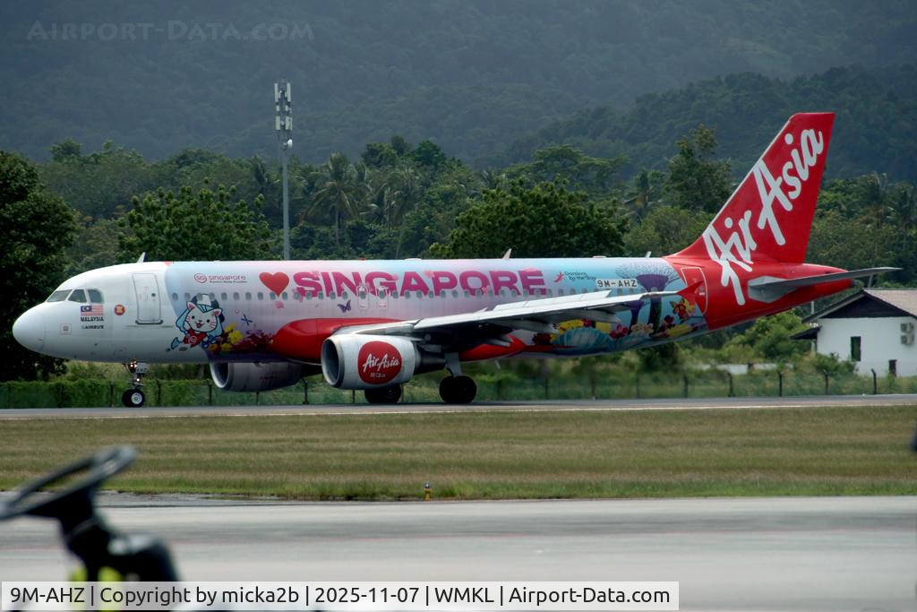 9M-AHZ, 2010 Airbus A320-216 C/N 4361, Taxiing