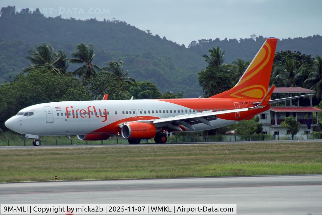 9M-MLI, 2010 Boeing 737-8FZ C/N 31793, Taxiing