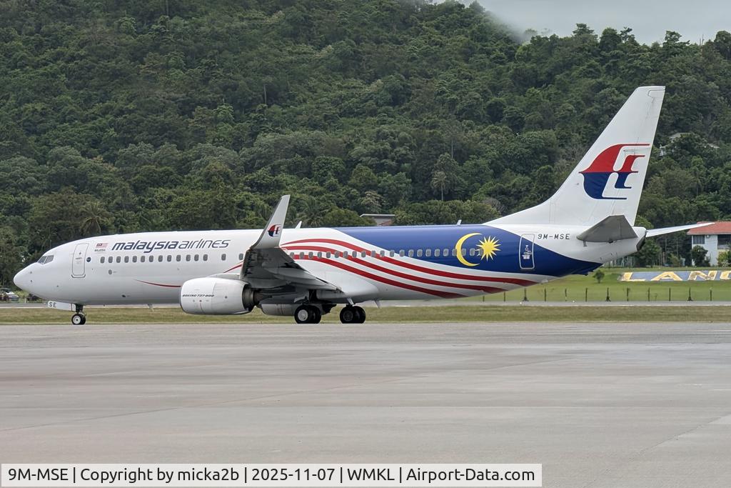 9M-MSE, 2013 Boeing 737-8H6 C/N 40147, Taxiing