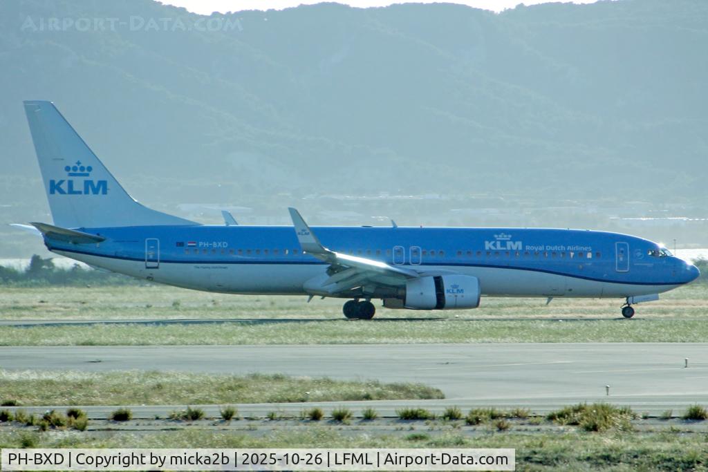 PH-BXD, 1999 Boeing 737-8K2 C/N 29134, Taxiing