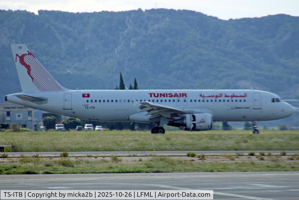 TS-ITB, 2010 Airbus A320-214 C/N 4541, Taxiing