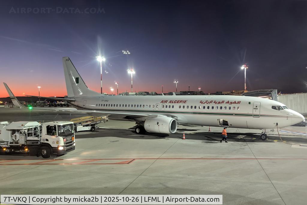 7T-VKQ, 2016 Boeing 737-8D6 C/N 60753, Parked