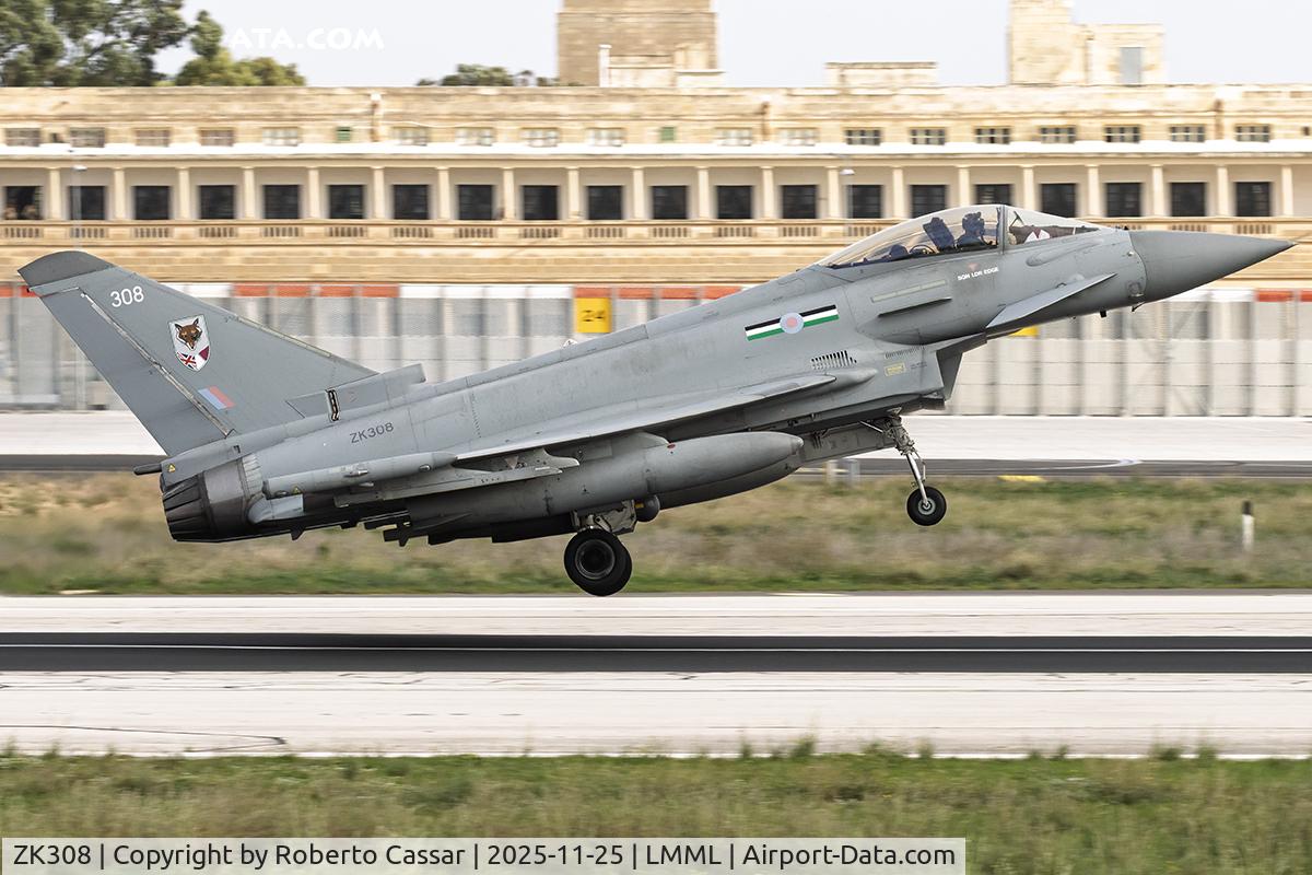 ZK308, 2009 Eurofighter EF-2000 Typhoon FGR4 C/N BS059, Runway 13