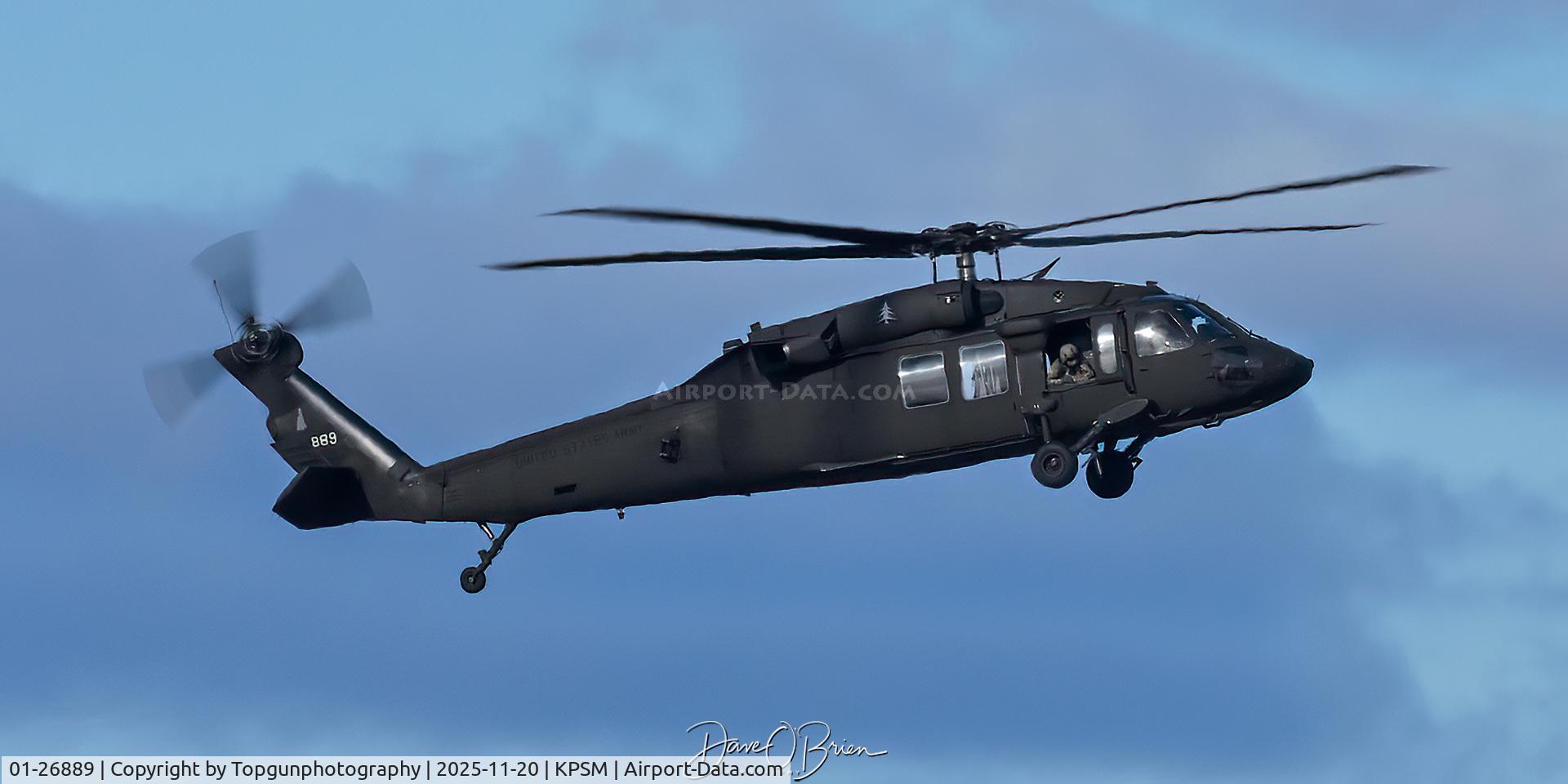 01-26889, 2001 Sikorsky UH-60L Black Hawk C/N 70-2686, ABLE06 inbound for the FBO