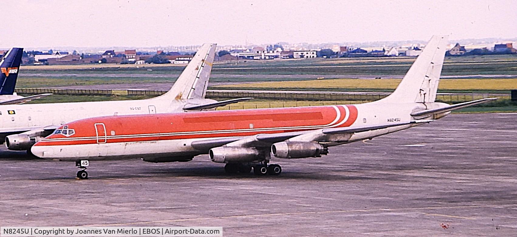N8245U, 1960 Douglas DC-8-33 C/N 45259, ex-slide