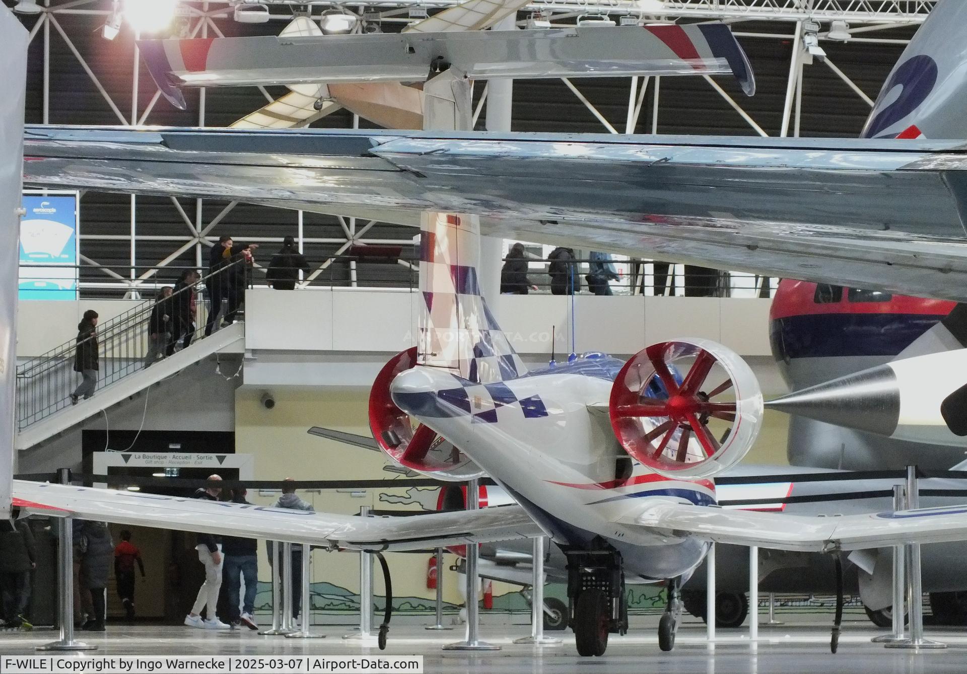 F-WILE, 2014 Airbus E-Fan C/N 001, Airbus E-Fan Hybrid single seater (with 2 electric motors) at the Aeroscopia, Blagnac (Toulouse)
