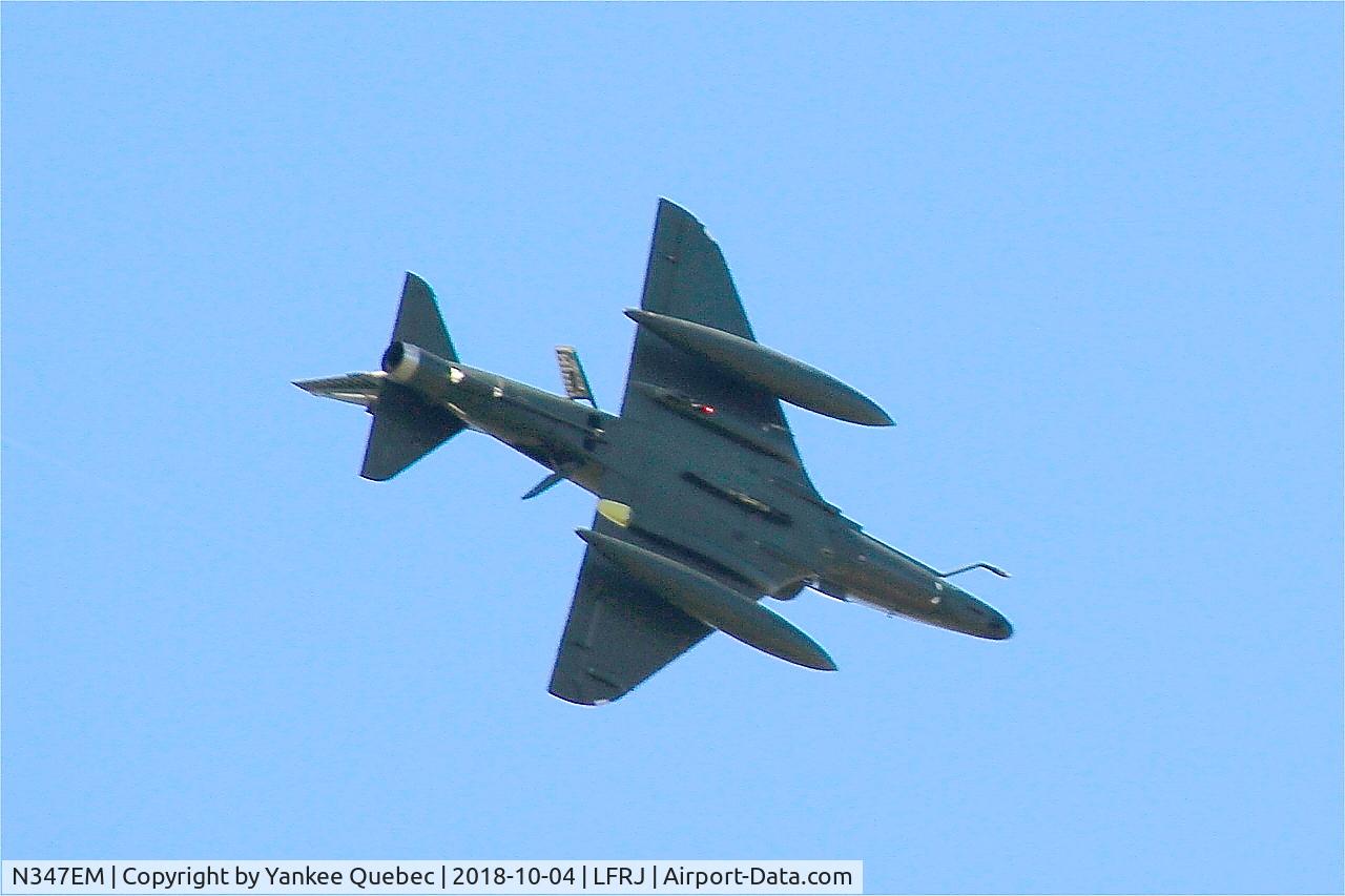 N347EM, 1991 Aermacchi MB-339CB C/N 6807/178, Aermacchi MB-339CB, Breack over Landivisiau Naval Air Base (LFRJ)