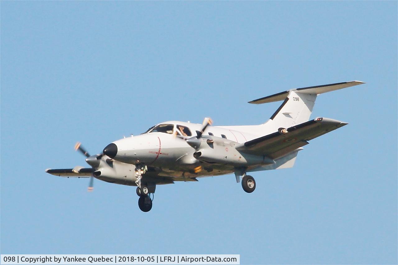 098, Embraer EMB-121AA Xingu C/N 121098, Embraer EMB-121AA Xingu, Landivisiau Naval Air Base (LFRJ-LDV)