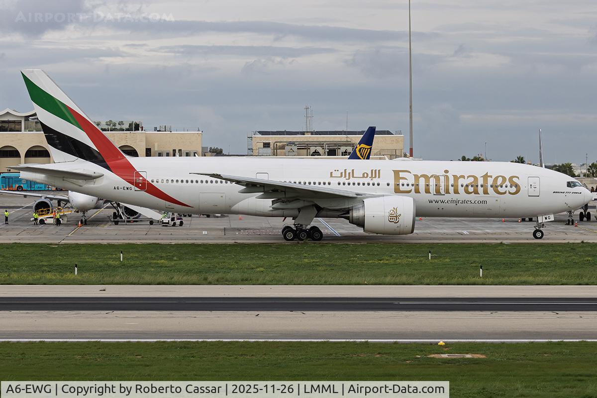 A6-EWG, 2008 Boeing 777-21H/LR C/N 35578, Park 9