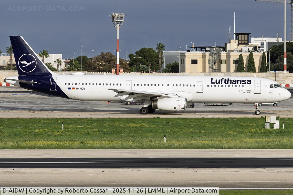 D-AIDW, 2014 Airbus A321-231 C/N 6415, Park 9