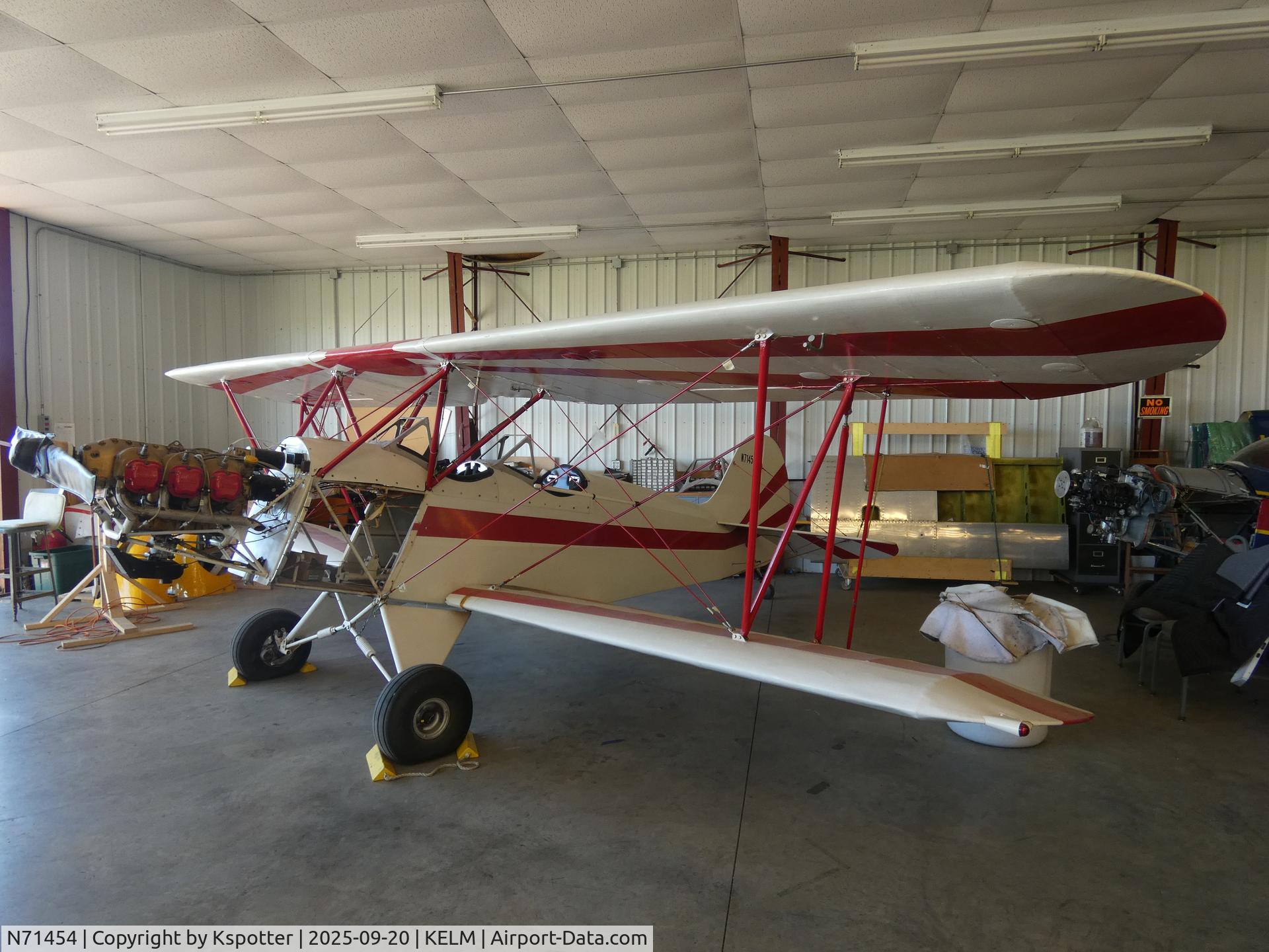 N71454, Hatz CB-1 C/N 196, Lots of unique aircraft in this small hangar