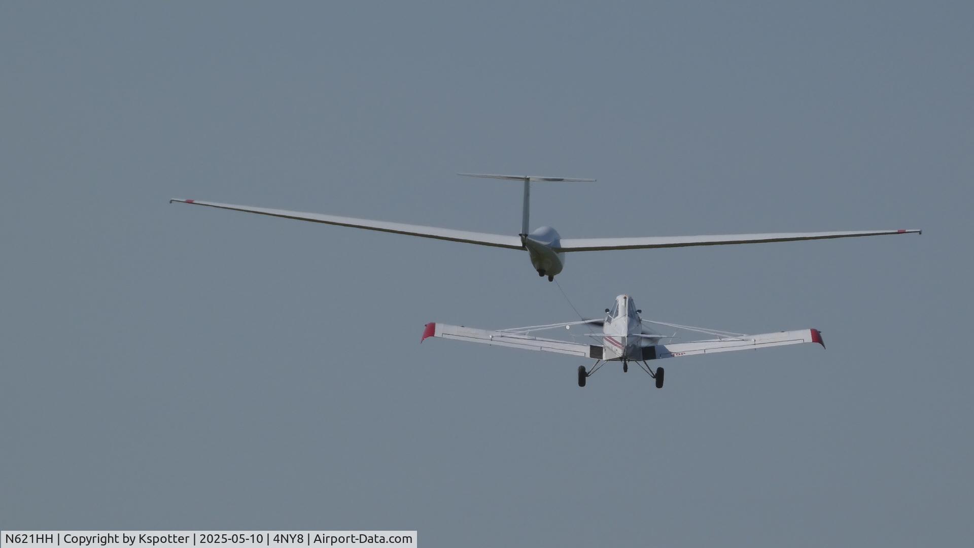 N621HH, Schleicher ASK-21 C/N 21846, Cool pic I got during a tow
