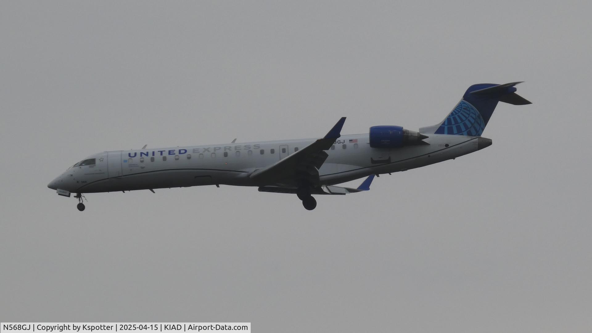 N568GJ, 2003 Bombardier CRJ-700 (CL-600-2C10) Regional Jet C/N 10104, Spotting at IAD