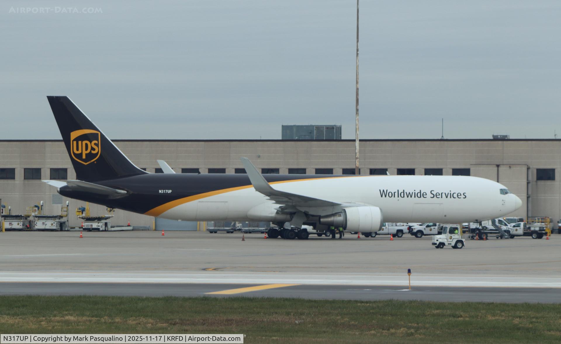 N317UP, 1997 Boeing 767-34AF C/N 27745, Boeing 767-34AF