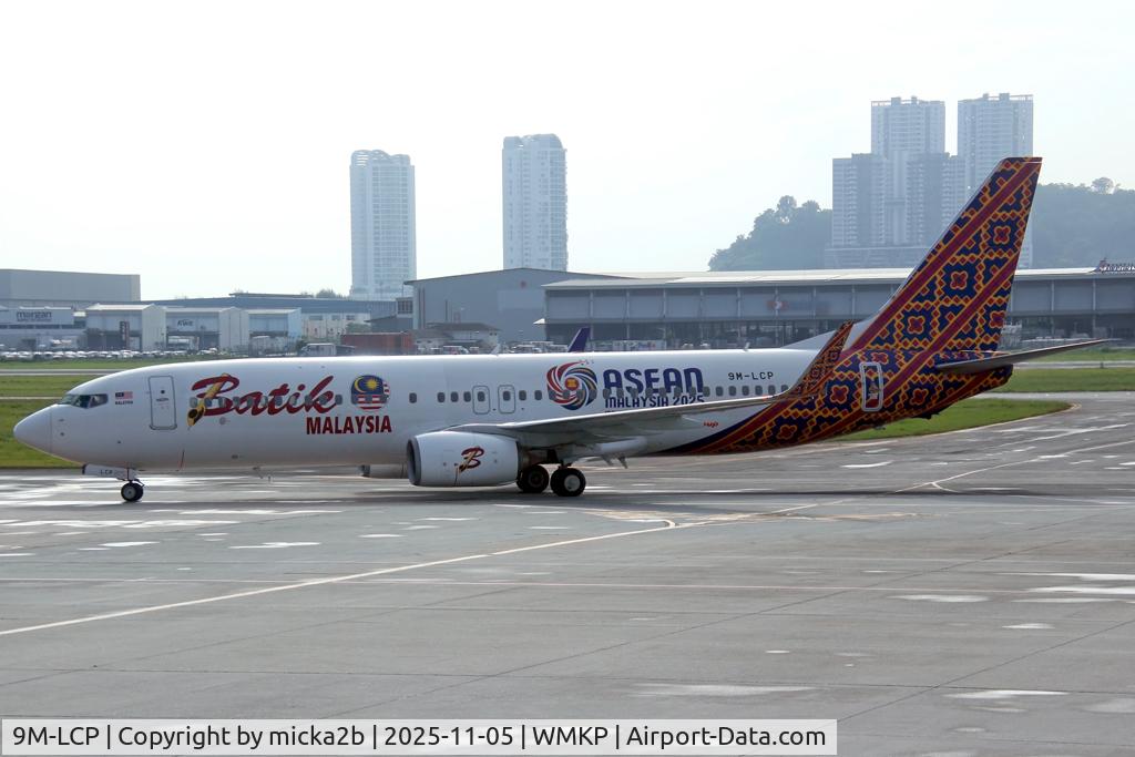 9M-LCP, 2017 Boeing 737-8GP C/N 43186, Taxiing