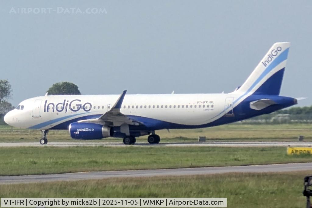 VT-IFR, 2013 Airbus A320-232 C/N 5712, Taxiing