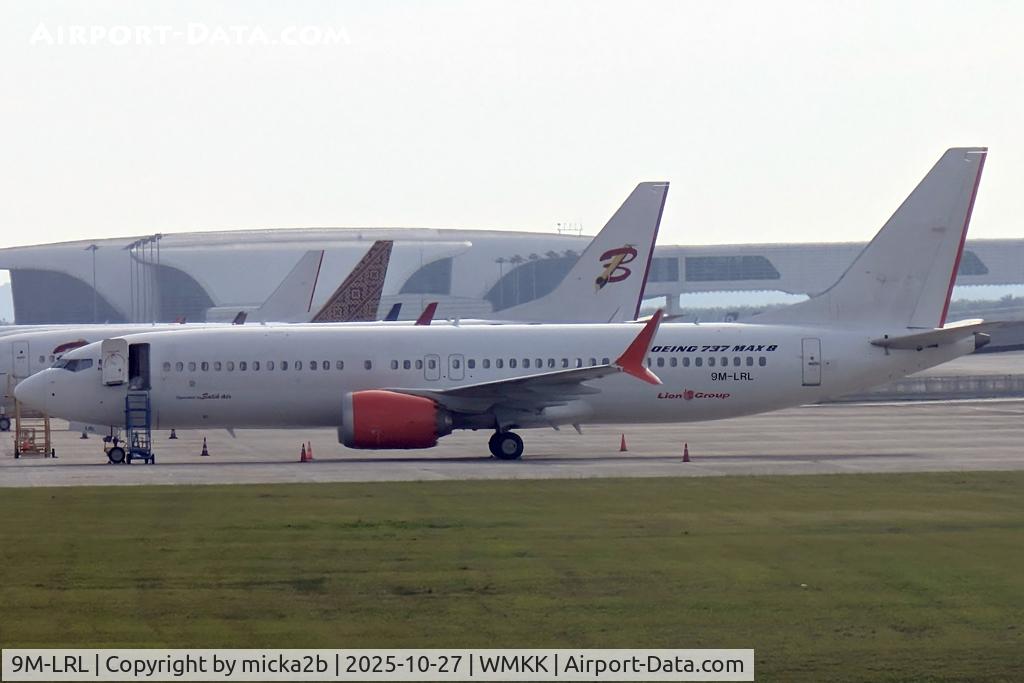9M-LRL, 2019 Boeing 737 MAX 8 C/N 43012, Parked