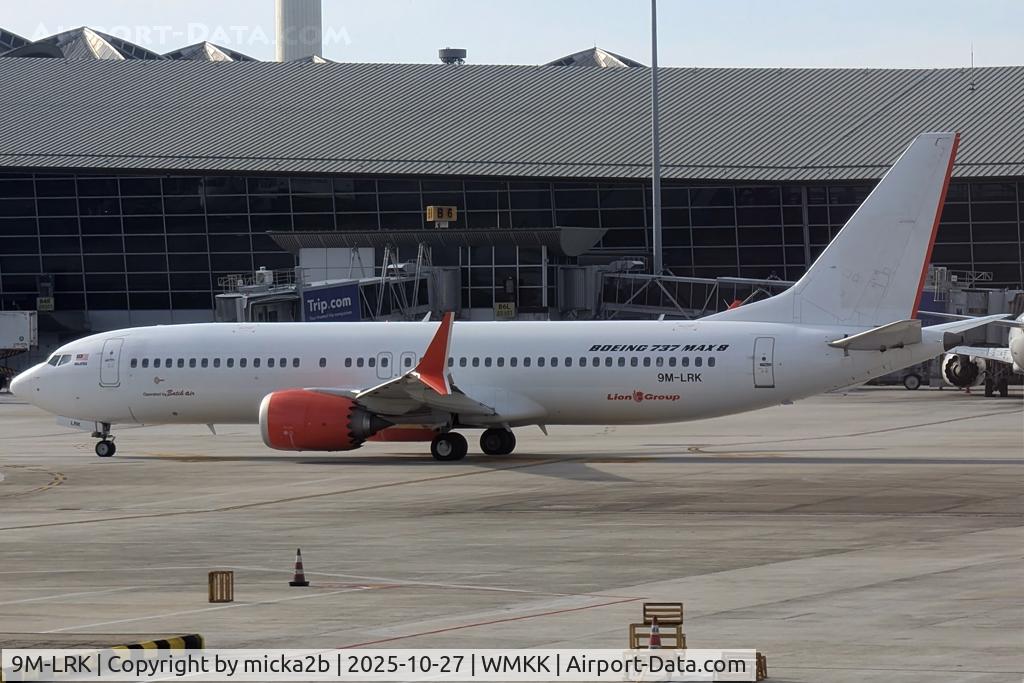 9M-LRK, 2019 Boeing 737 MAX 8 C/N 43005, Parked