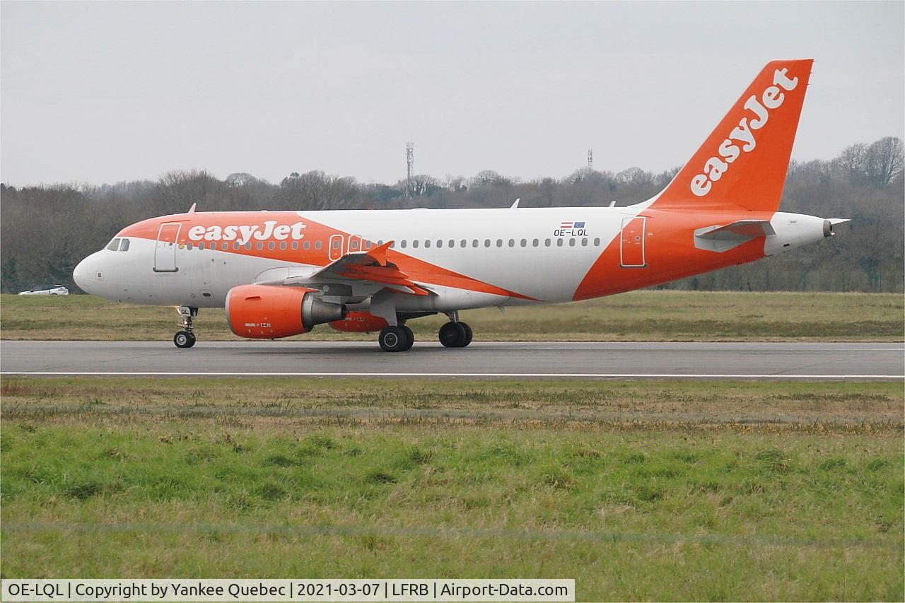 OE-LQL, 2009 Airbus A319-111 C/N 3774, Taxiing rwy 07R, Brest-Bretagne airport (LFRB-BES)