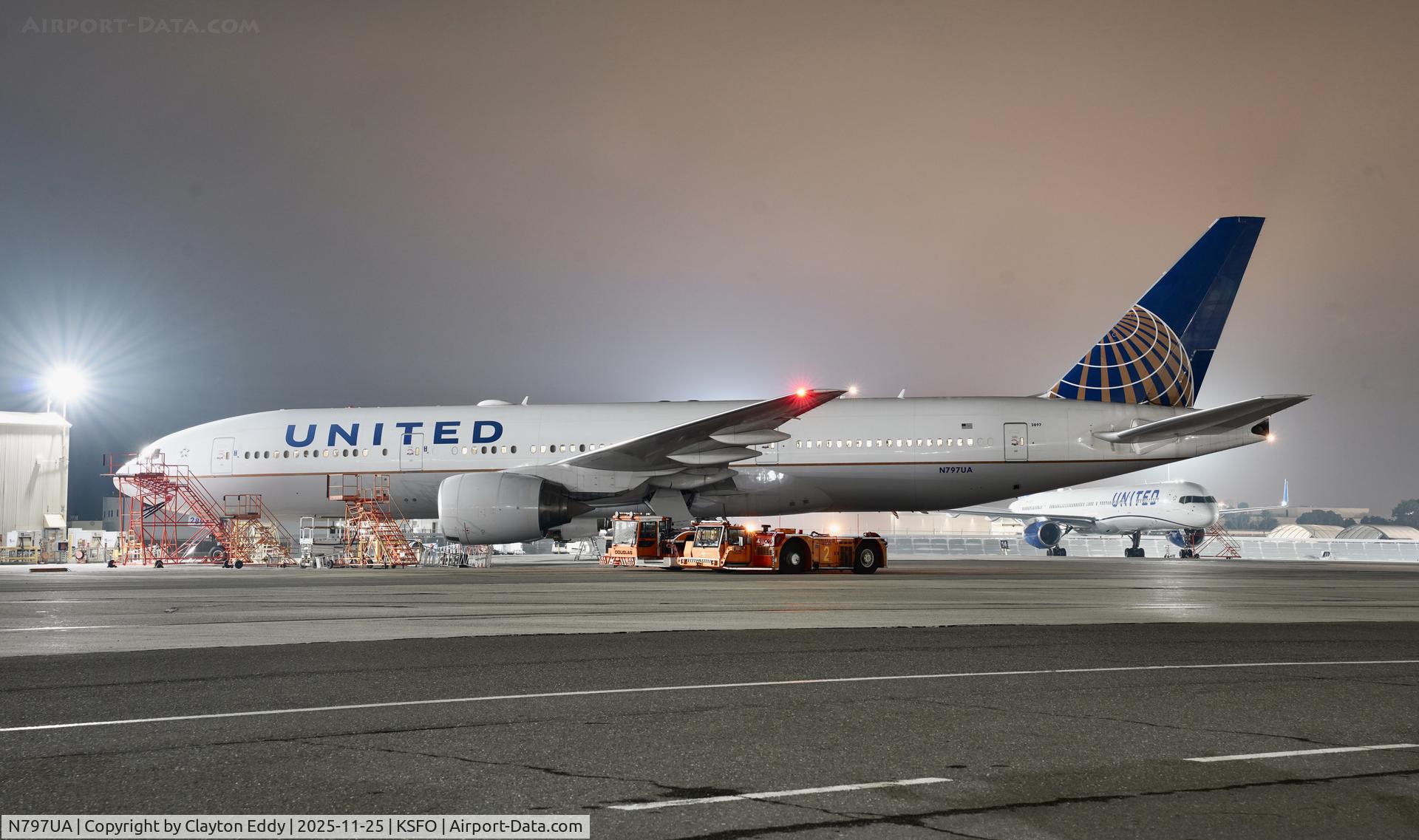 N797UA, 1998 Boeing 777-222 C/N 26924, SFO 2025