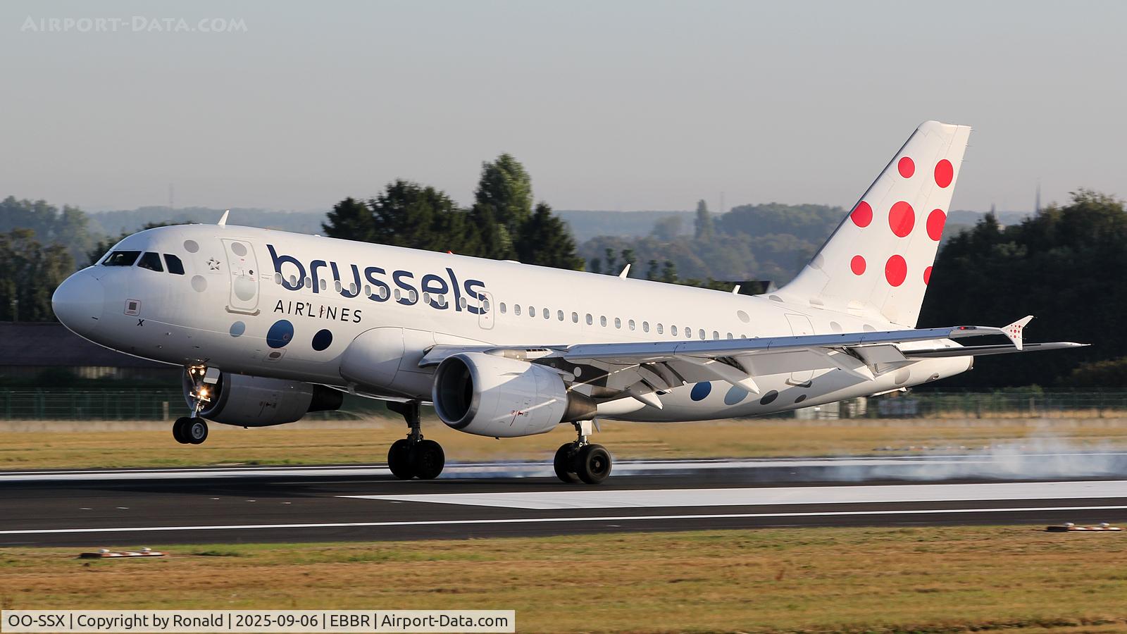 OO-SSX, 2004 Airbus A319-111 C/N 2260, at ebbr