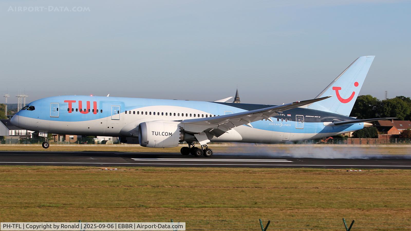 PH-TFL, 2014 Boeing 787-8 Dreamliner Dreamliner C/N 37228, at ebbr