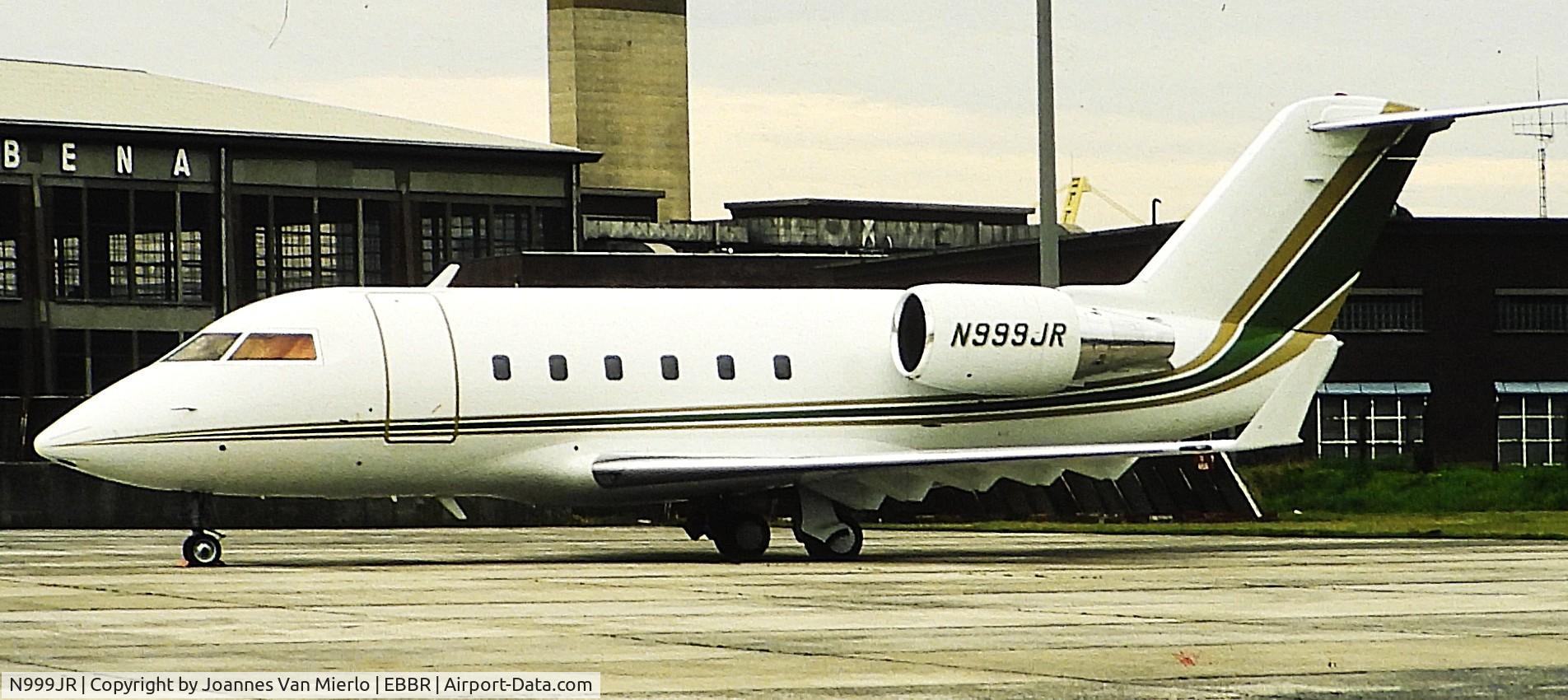 N999JR, 1986 Canadair Challenger 601 (CL-600-2A12) C/N 3061, ex-slide