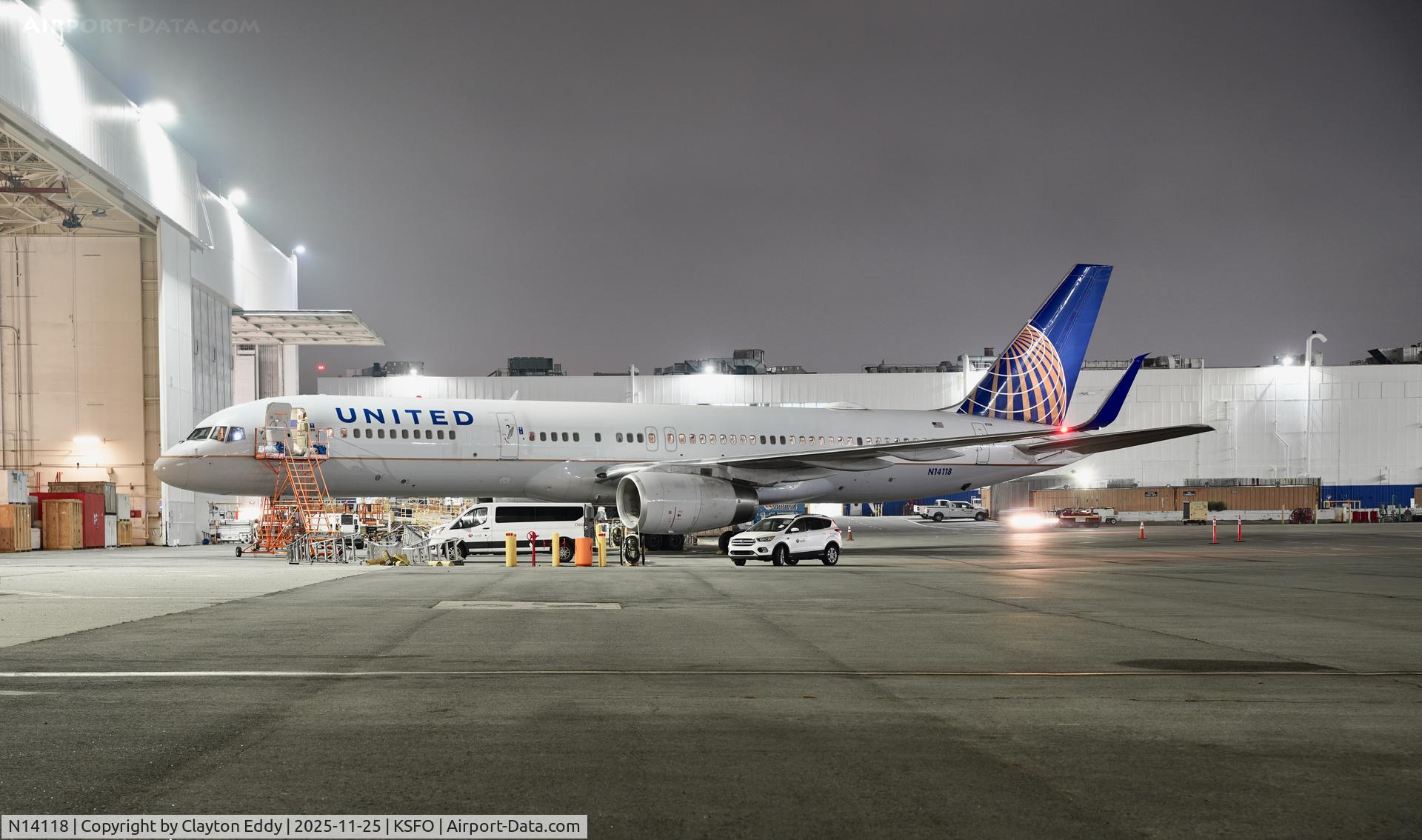N14118, 1997 Boeing 757-224 C/N 27560, SFO 2025