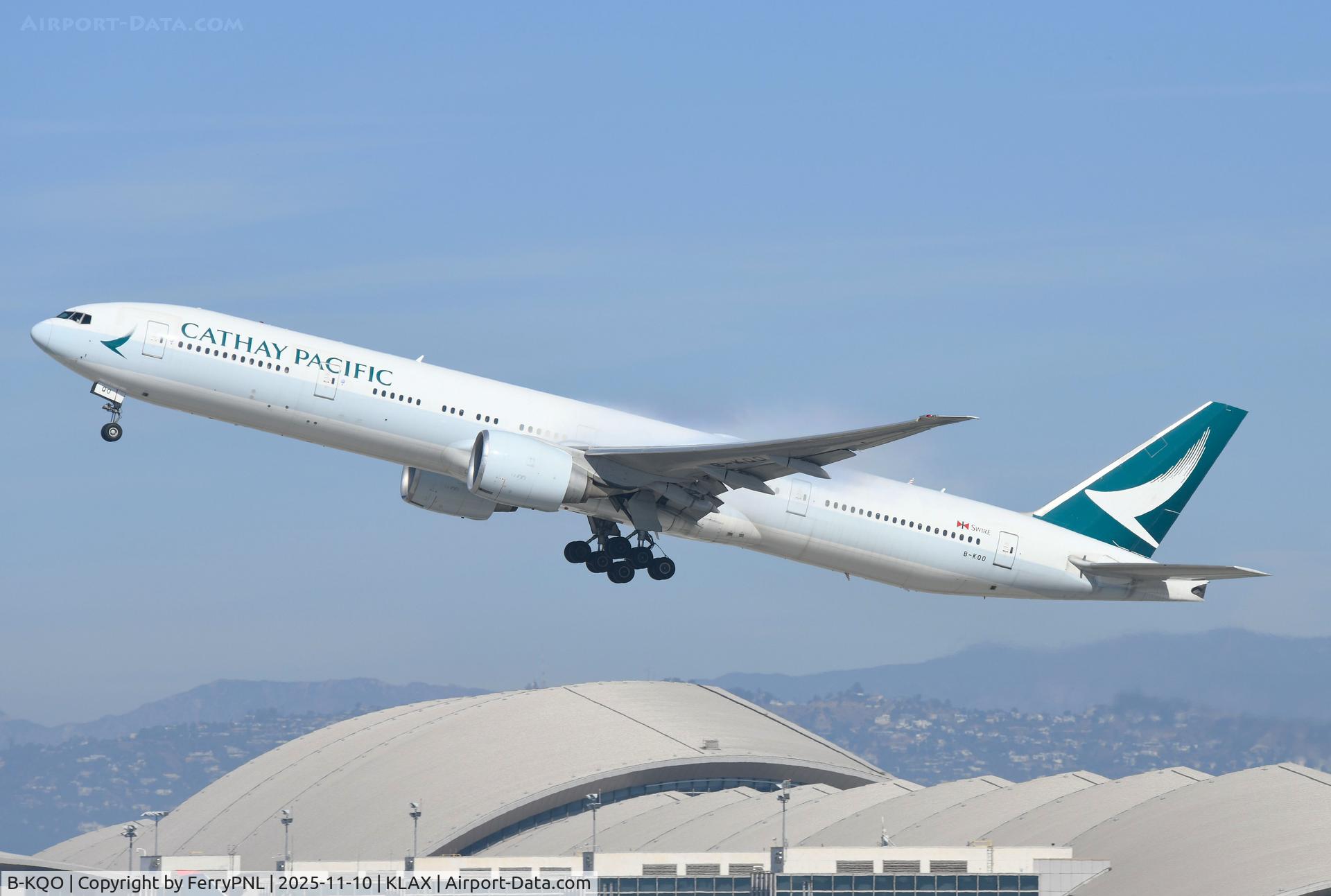 B-KQO, 2014 Boeing 777-367/ER C/N 41757, Cathay Pacific B773 lifting-off