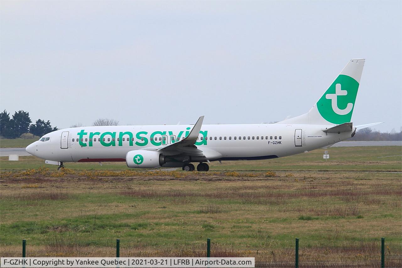F-GZHK, 2014 Boeing 737-8K2 C/N 37790, Holding point charlie, Brest-Bretagne airport (LFRB-BES)