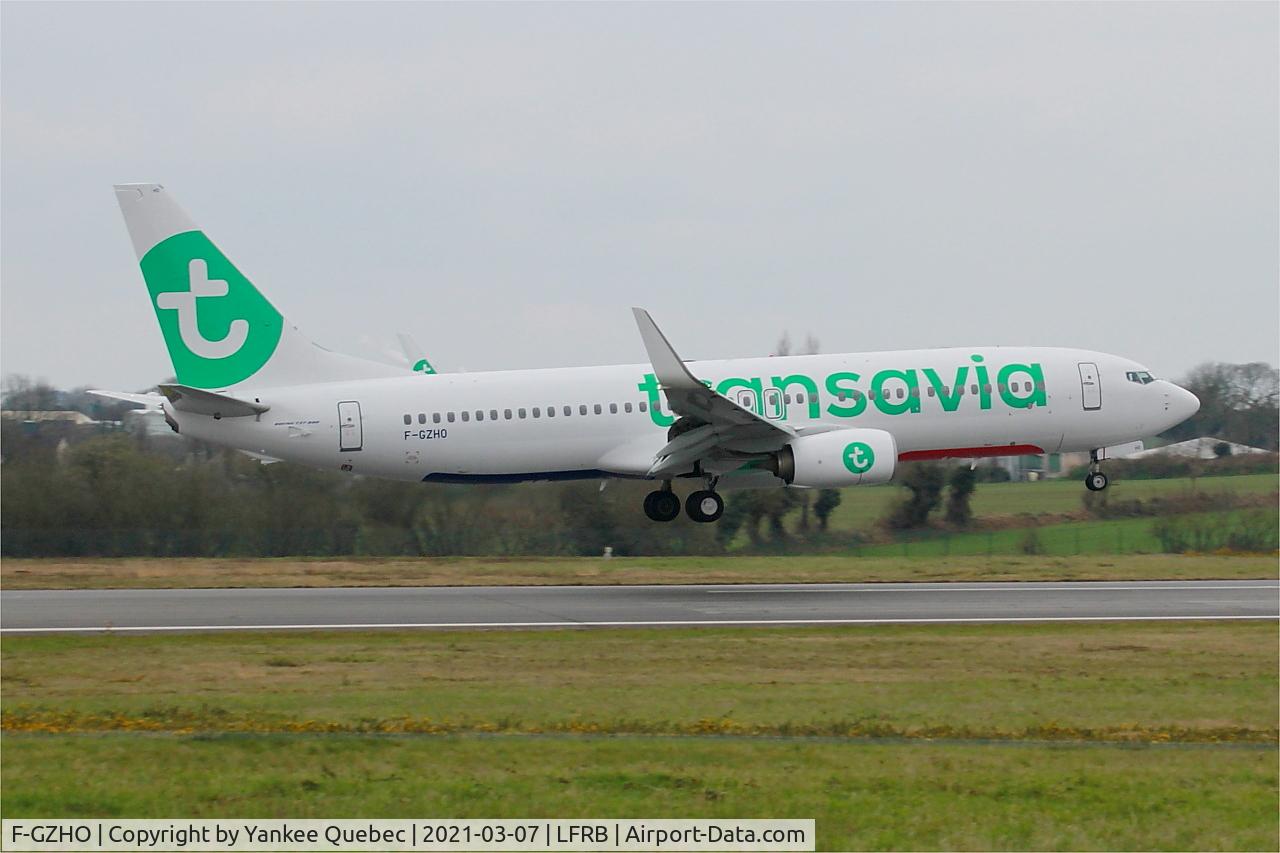 F-GZHO, 2015 Boeing 737-8K2 C/N 43880, Landing rwy 07R, Brest-Bretagne airport (LFRB-BES)