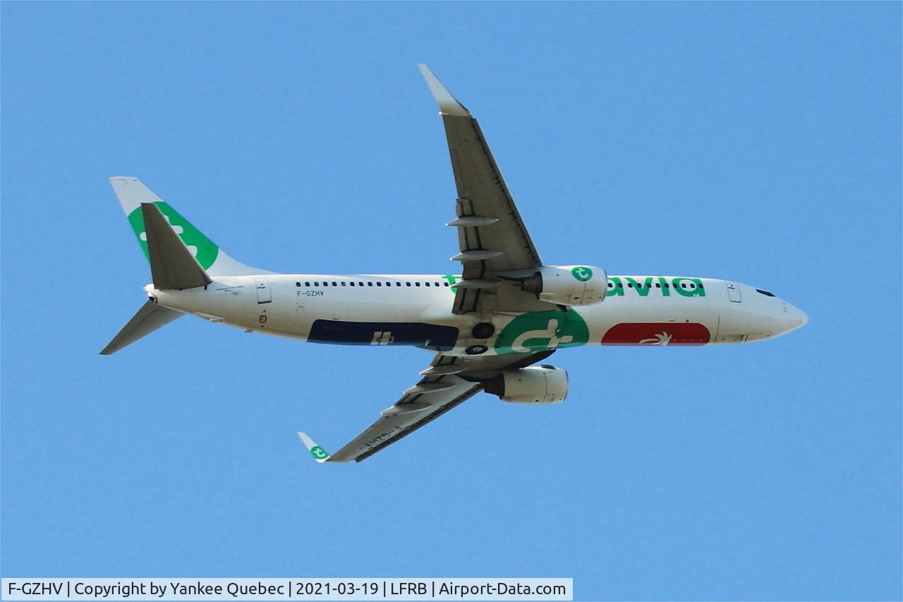 F-GZHV, 1998 Boeing 737-85H C/N 29444, Flight over Brest-Bretagne airport (LFRB-BES)