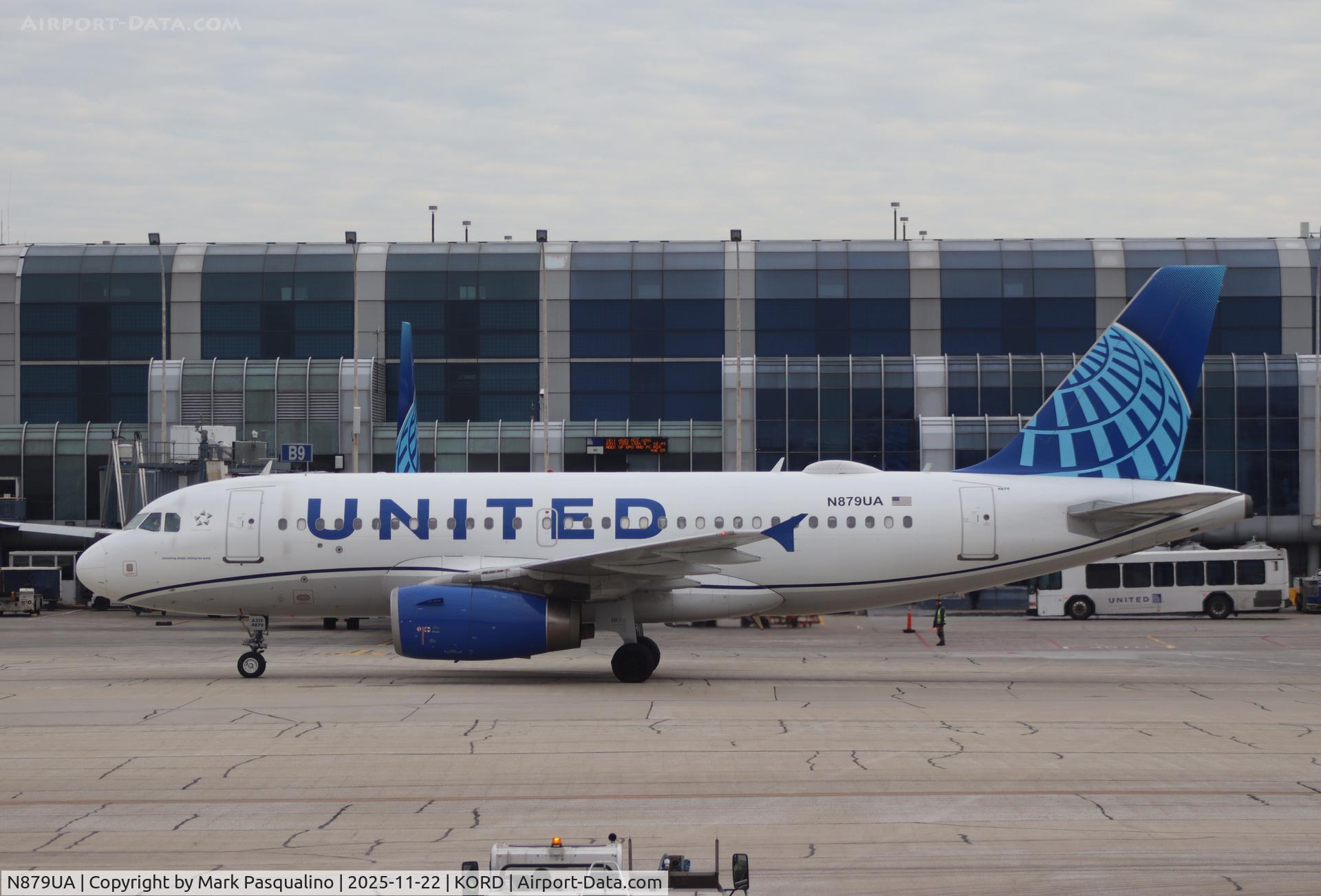 N879UA, 2005 Airbus 319-100 C/N 2408, Airbus A319-132