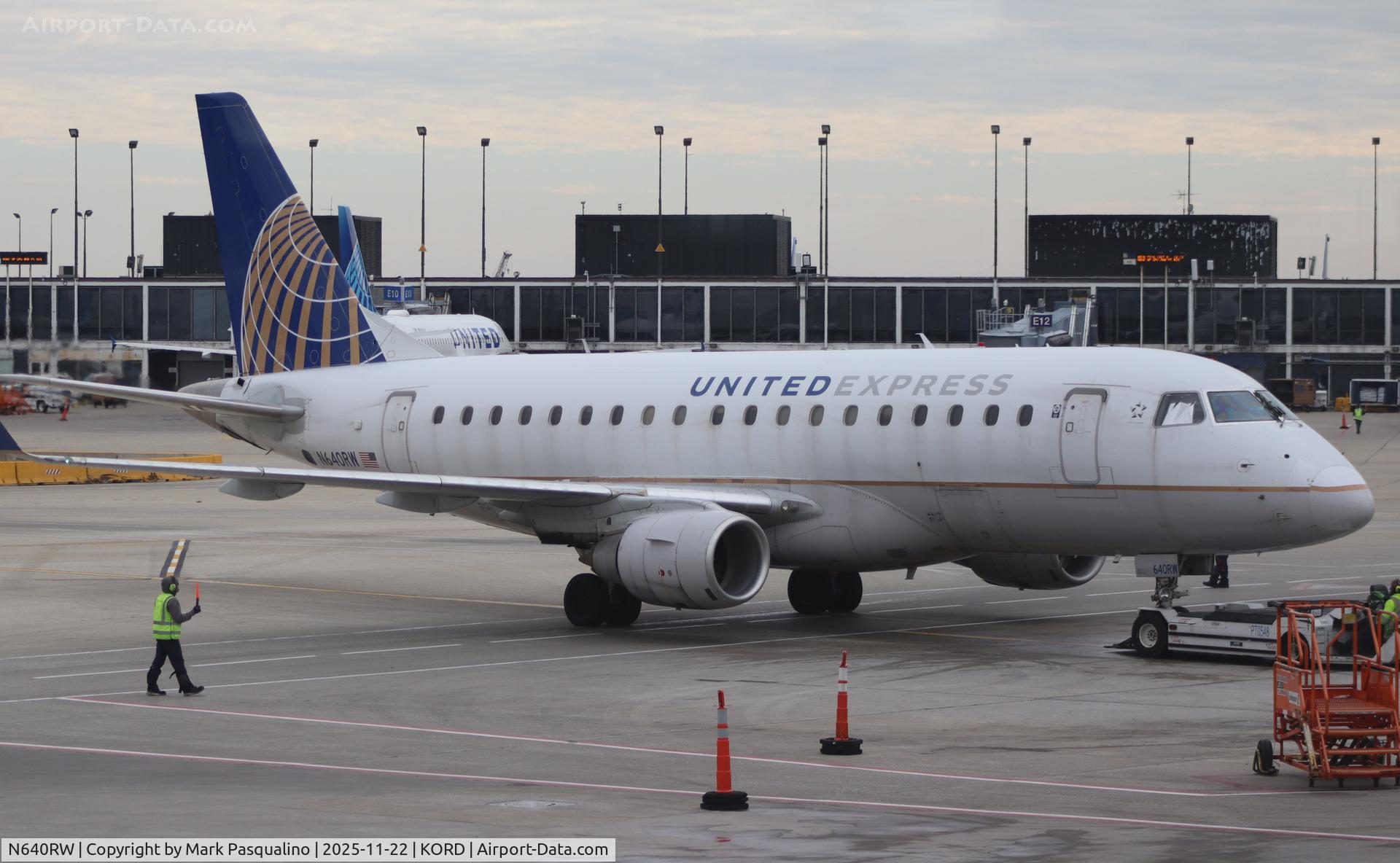 N640RW, 2004 Embraer 170SE (ERJ-170-100SE) C/N 17000058, ERJ-170-100SE