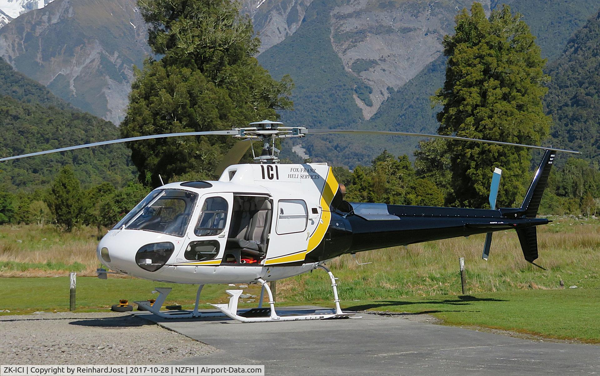 ZK-ICI, Aérospatiale AS-350BA Ecureuil C/N 1191, Ecureuil awaiting passengers at Fox Heliport, New Zealand
