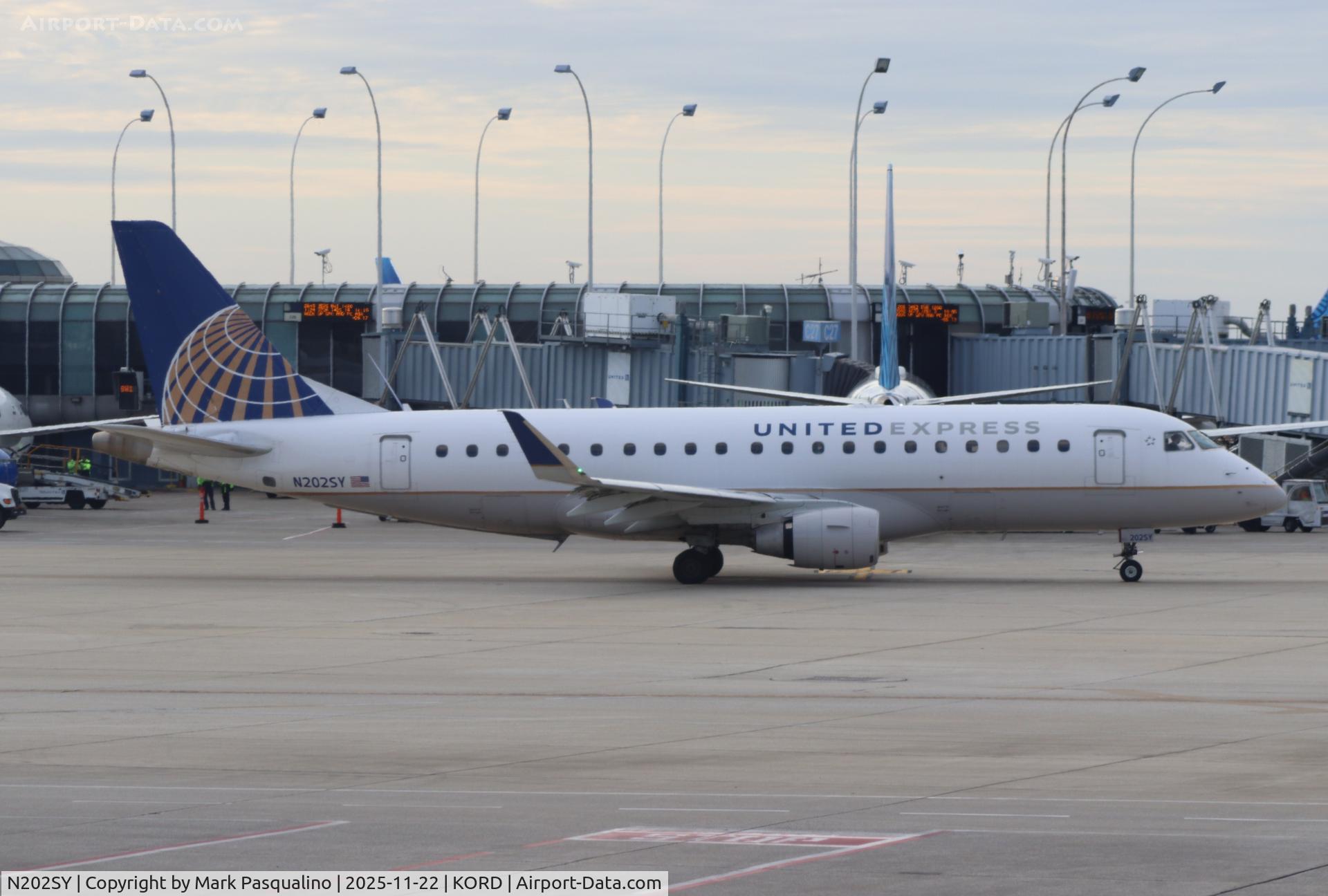 N202SY, 2016 Embraer 175LR (ERJ-170-200LR) C/N 17000624, ERJ-170-200LR