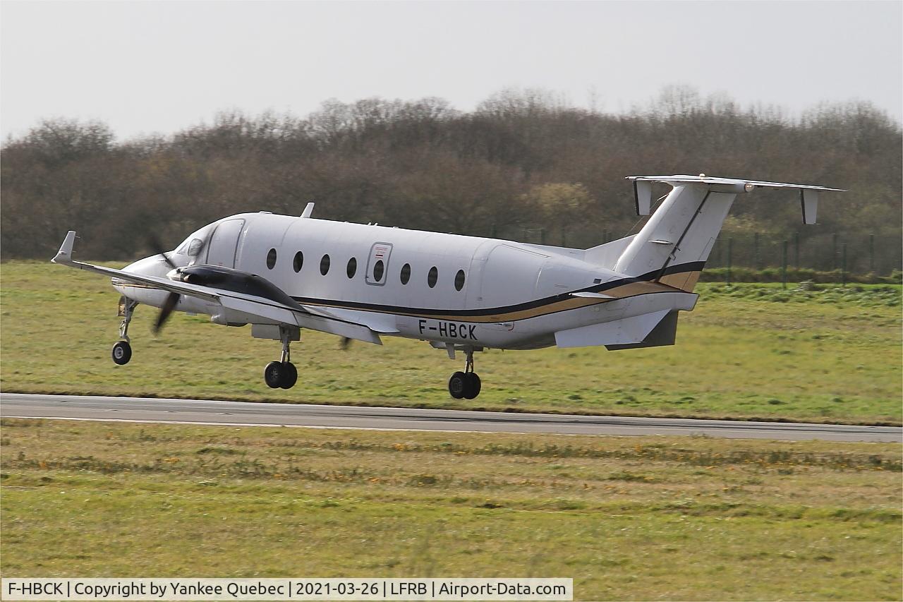 F-HBCK, 1999 Beech 1900D C/N UE-374, Landing rwy 25L, Brest-Bretagne airport (LFRB-BES)