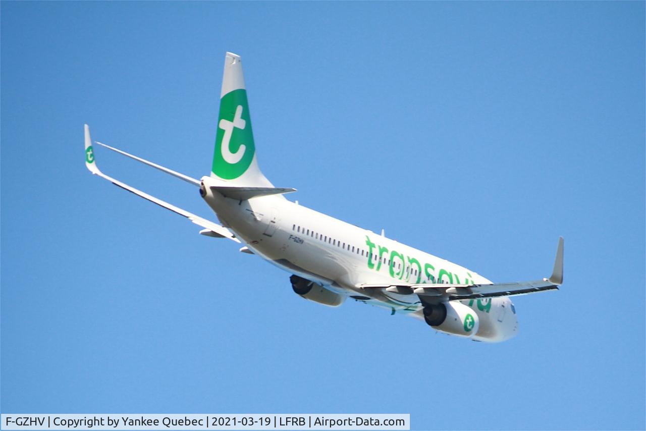 F-GZHV, 1998 Boeing 737-85H C/N 29444, Take off rwy 07R, Brest-Bretagne airport (LFRB-BES)