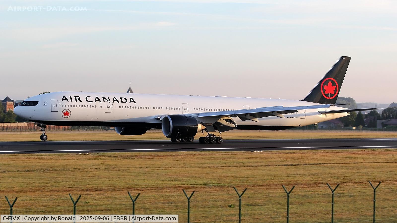 C-FIVX, 2013 Boeing 777-333/ER C/N 42219, at ebbr