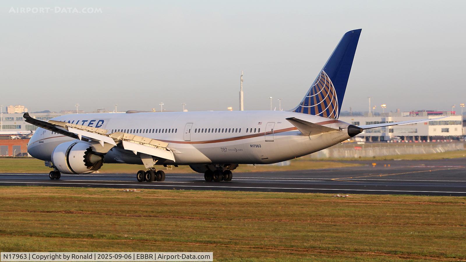 N17963, 2016 Boeing 787-9 Dreamliner C/N 37812, at ebbr