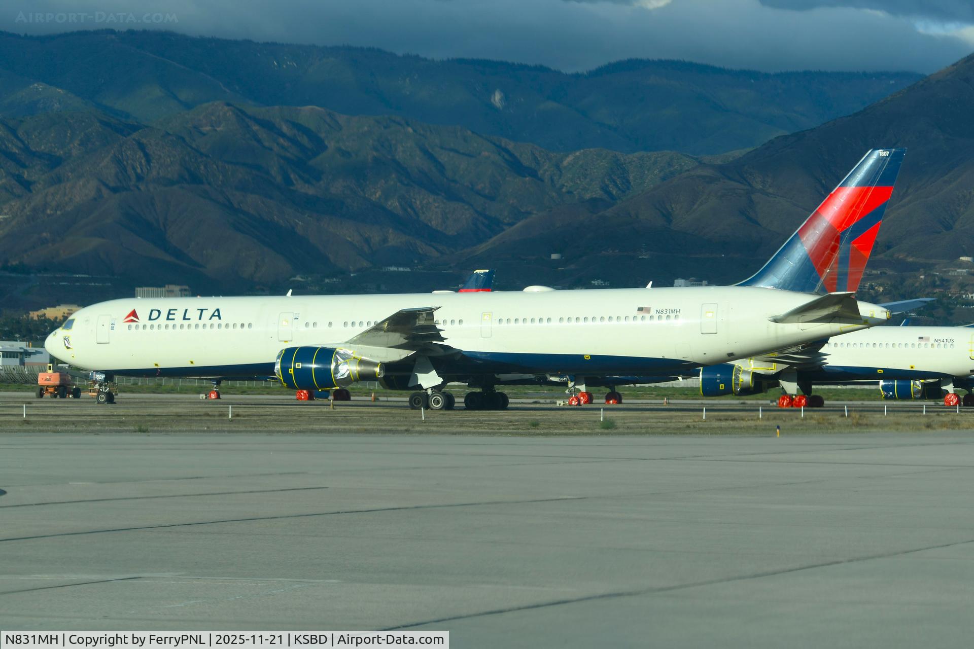 N831MH, 2000 Boeing 767-432/ER C/N 29702, Delta B764 in storage