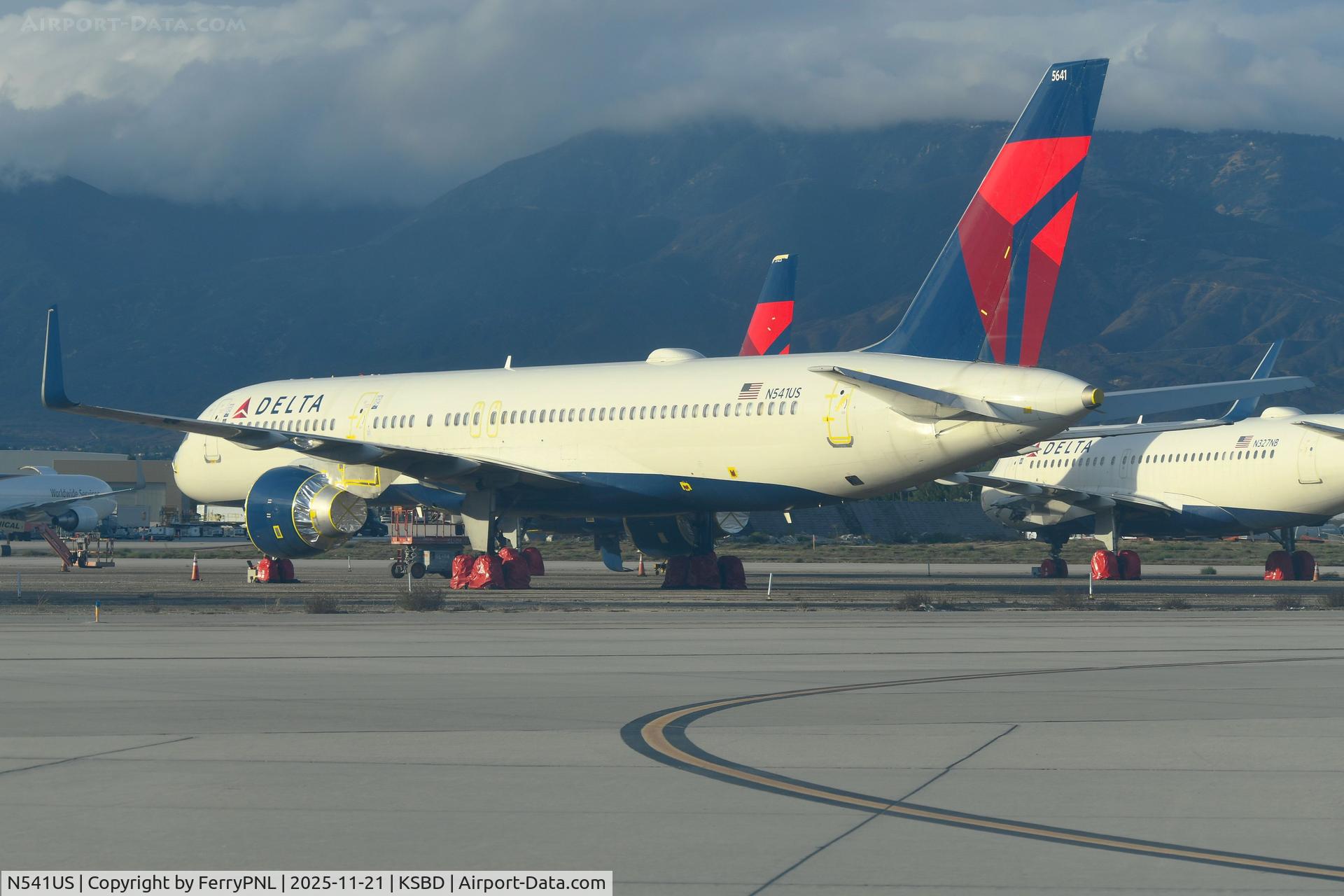 N541US, 1996 Boeing 757-251 C/N 26488, Delta B752 stored at SBD