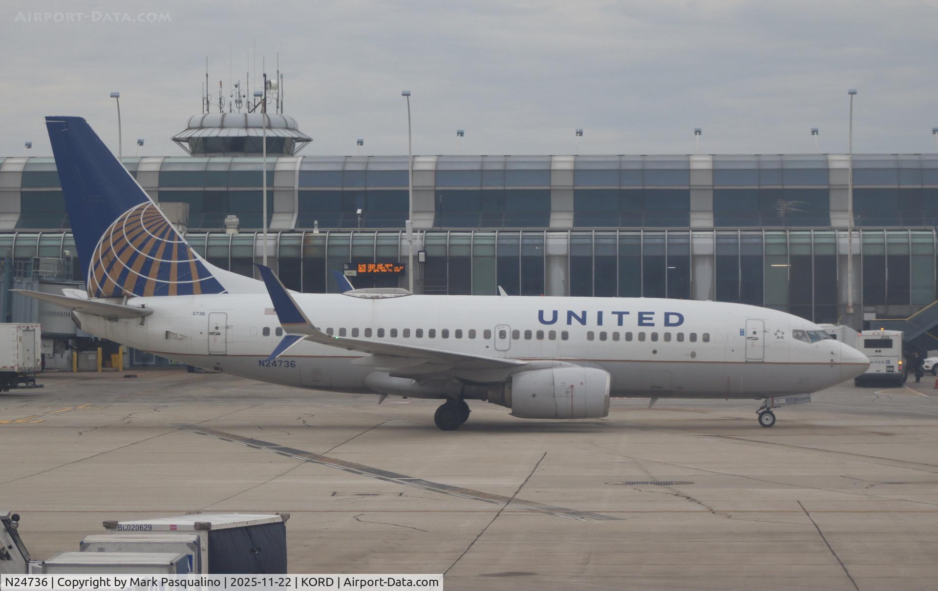 N24736, 1999 Boeing 737-724 C/N 28803, Boeing 737-724