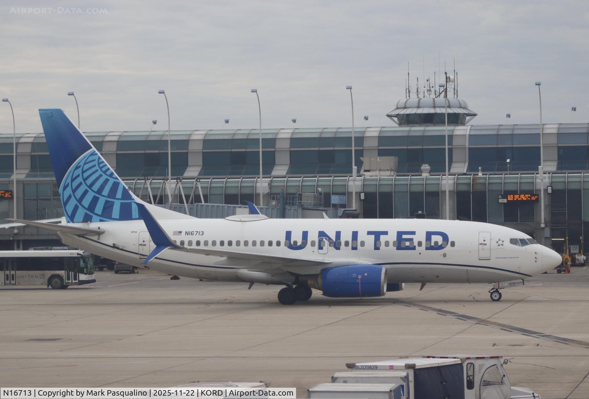 N16713, 1998 Boeing 737-724 C/N 28784, Boeing 737-724